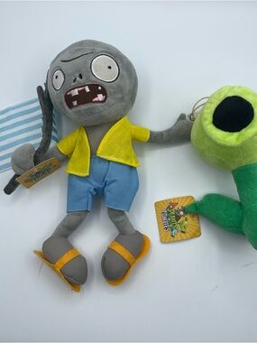 Plants vs. Zombies ocean flag guy and Peashooter plush NEW with tags